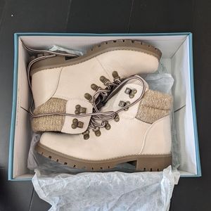Cliffs Off White Combat Boots